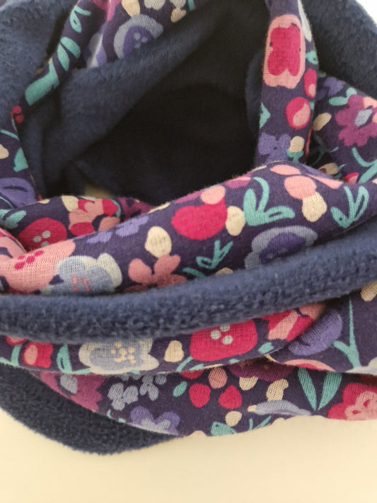Kinderschal, Loop, in Baumwolle und Fleece, dunkelblau mit Blumen