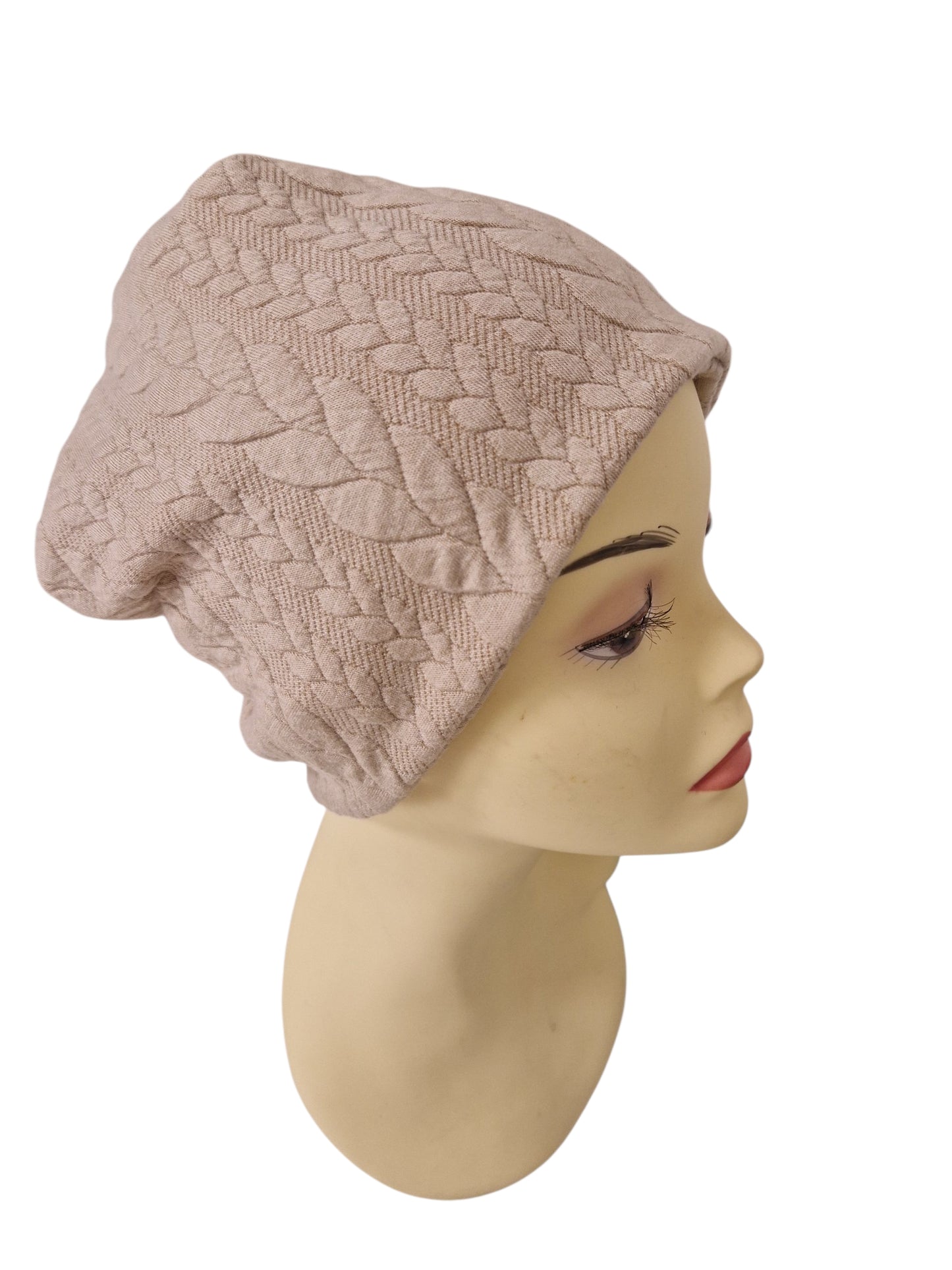 Beanie mit Zopfmuster in beige