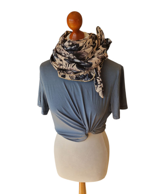 Dreieckstuch Damen,  Schal Damen Laurine,  Musselinschal,  Blumen, grau, beige , blau,  hellblau