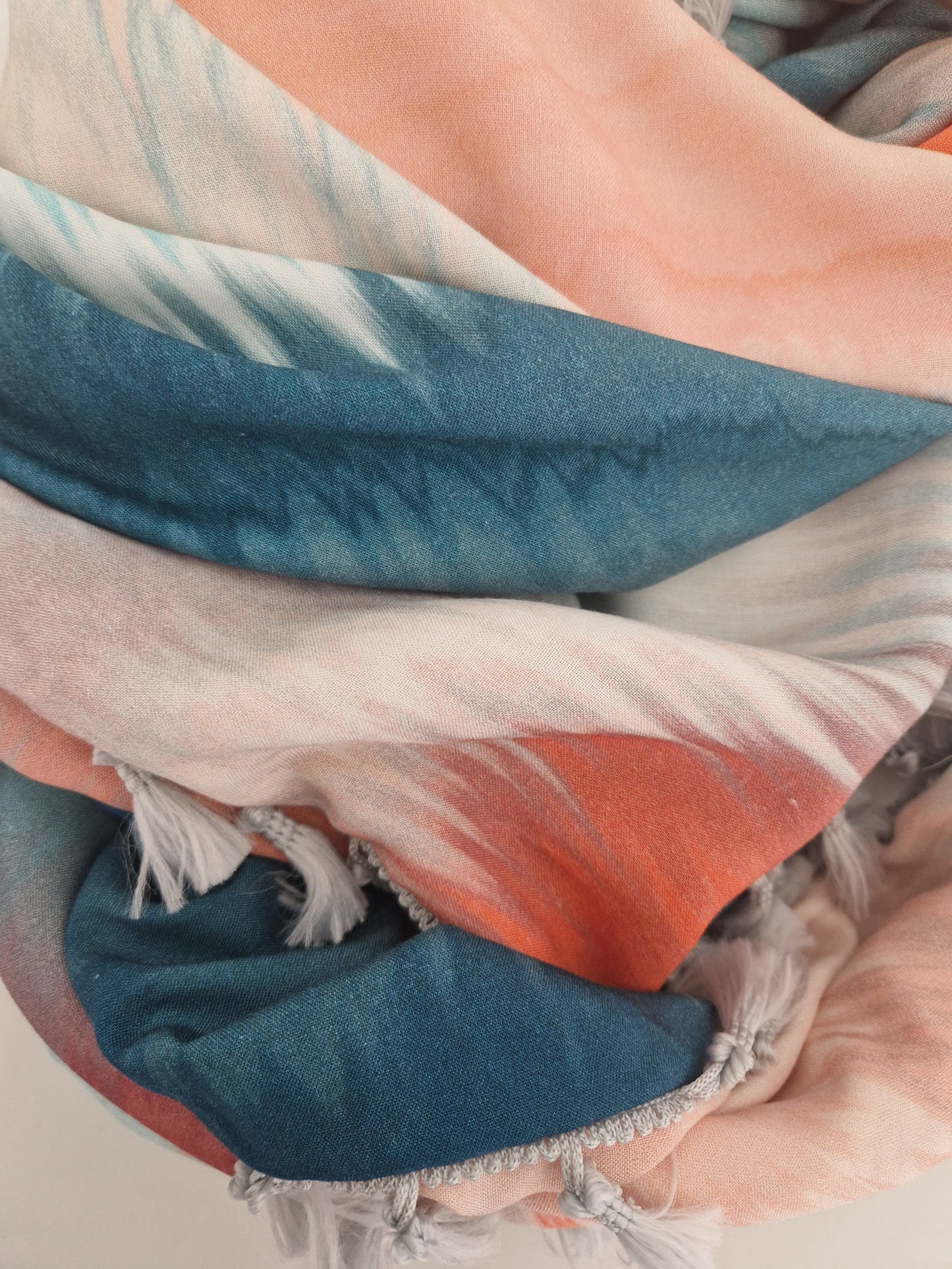 Dreieckstuch Damen Liana,  Schal Damen, Farbverlauf, rosa, hellblau, korall
