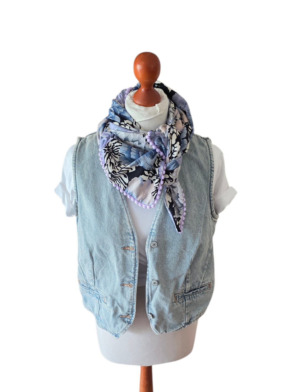 Dreieckstuch Damen Pauline, Schal Damen, Pfingstrosen, lila, blau, offwhite, schwarz, vanille