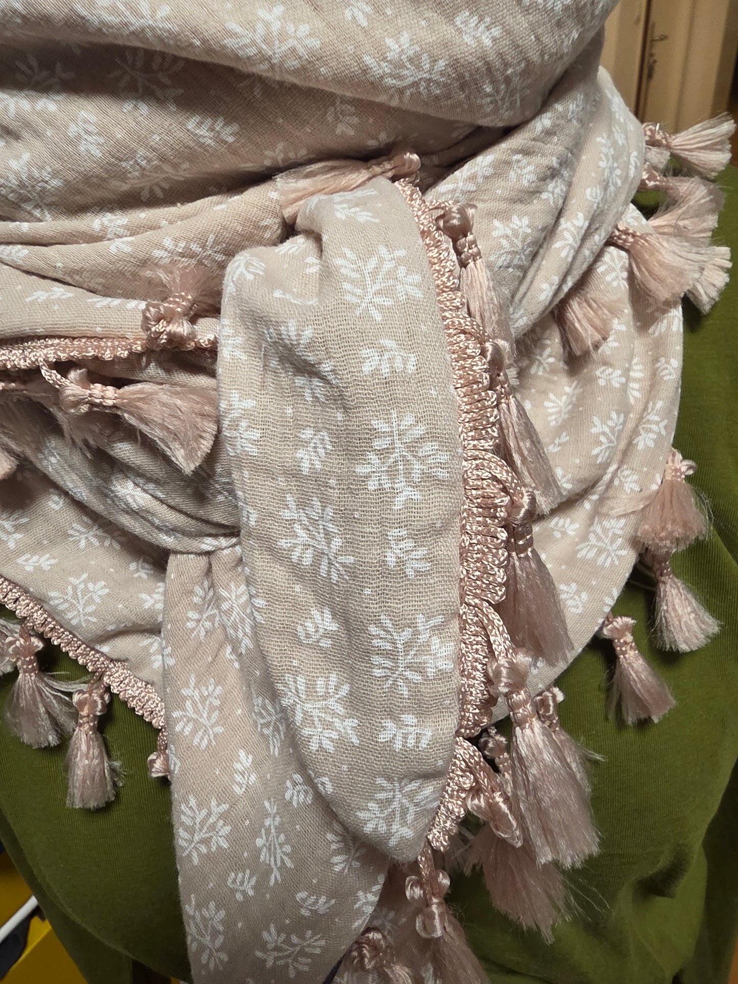 Dreieckstuch Damen Anne, Schal Damen,  Musselintuch,  beige, Blumen